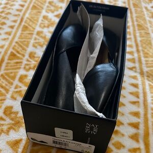 Naturalizer Black Leather Flats